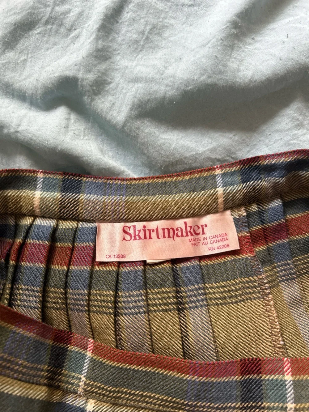 VINTAGE plaid wool skirt - Picture 4 of 6